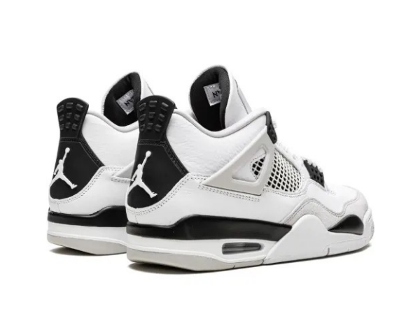 Air Jordan 4 Retro "Military Black" sneakers